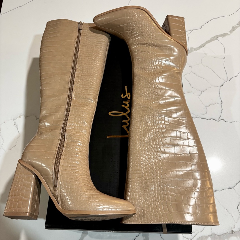 Lulus Rozalia boots cream/nude faux snakeskin material womens size 6.5